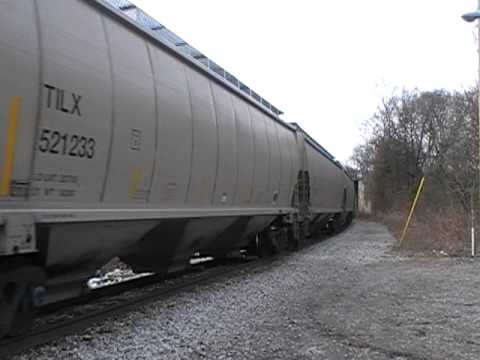 CSX 916 Leads CSX G250-11 w/ Conductor Michael Mot...