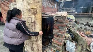 The making of cured meat in Sichuan Province, China (smoked meat, bacon)