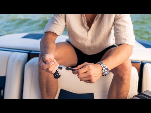 MELLO The World's Sleekest High-Speed Charger 180+ Countries