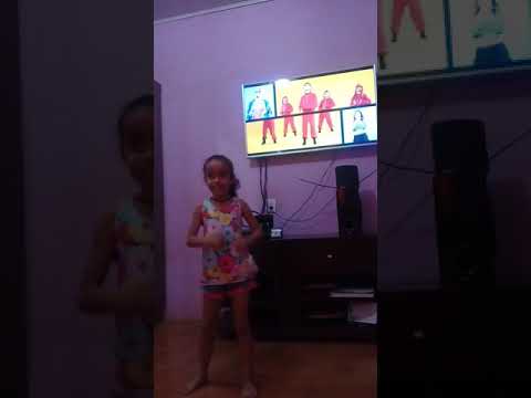 Minha filha dançando funk