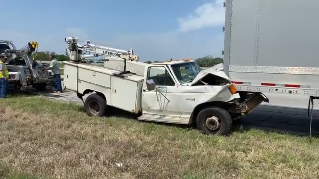 Live: Utility truck rear ends tractor trailer, I-44 in Joplin, Shannon ...