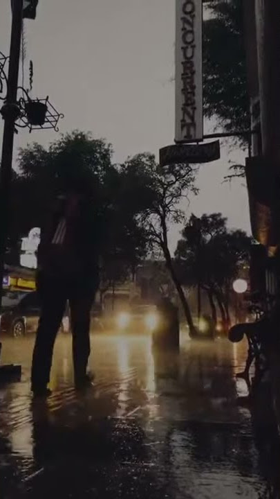 story wa hujan turun malam hari