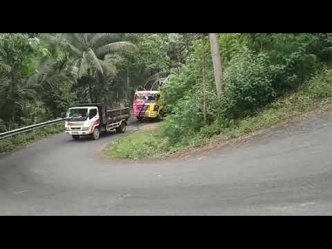 ngeriii jalur tengkorak munjungan trenggalek