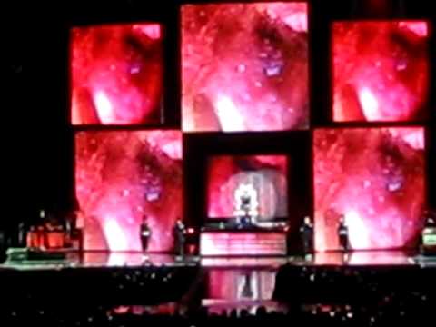 Madonna - Intro/Candy Shop (London O2 Arena July 4...