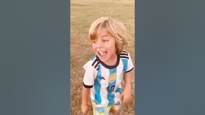 Niño se cae de la bici y se ríe xD #caída #gracioso #shortsgraciosos #meme #memesespañol #memes