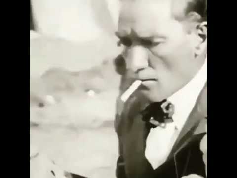 Atatürk'ün sigara içişi