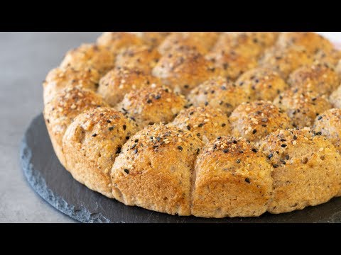 Everything Bagel Whole Wheat Pull Apart Bread