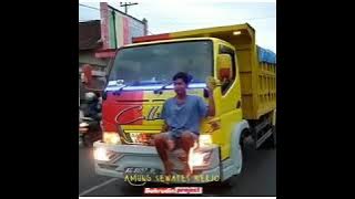 Kelakuan supir sedang patah hati