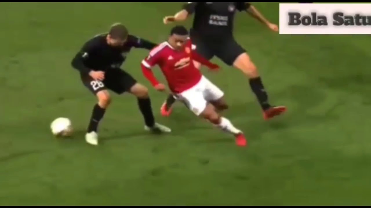 Best Skill Nutmeg / kolong from top player football YouTube