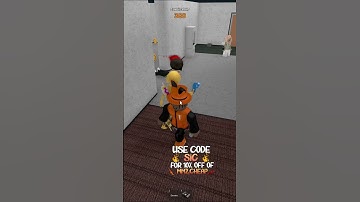 Her hitbox is on vacation 😭😭 #mm2  #roblox #funny #murdermystery2