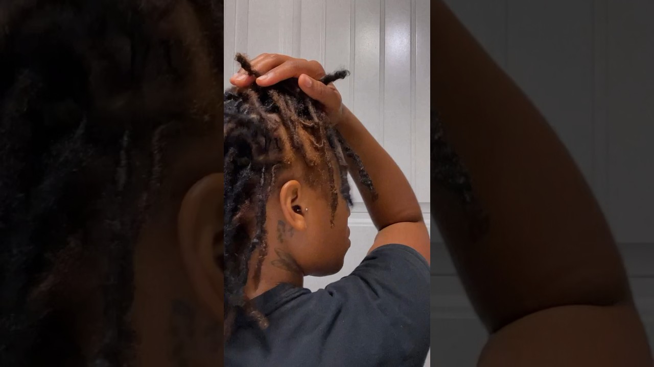 Color my locs with me 😘 