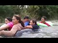 Familias migrantes intentan cruzar el Río Bravo para llegar a Estados Unidos