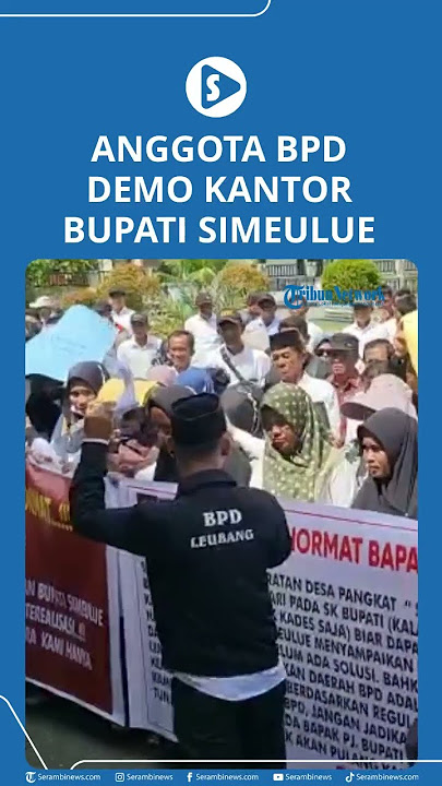 Anggota BPD Demo Kantor Bupati Simeulue