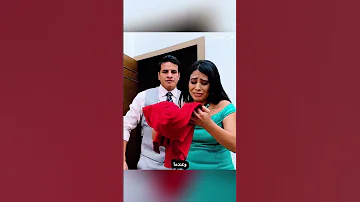 الفتاة الصغيرة والخادمة 