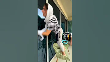 العرب والاجانب وقت مسح البلور ام سوزان جابت العيد 