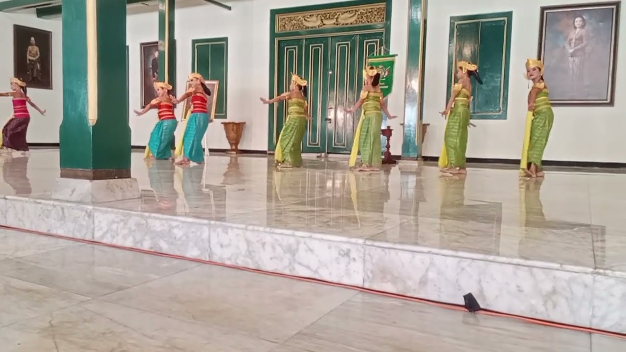 Test Tari Kupu-Kupu Soerya Sumirat by wulan