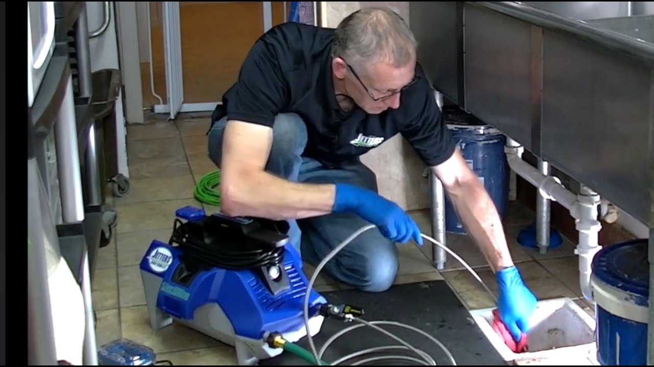 Jetting 2" thru PTraps DRAIN INVADER LightWeight ELECTRIC JETTER