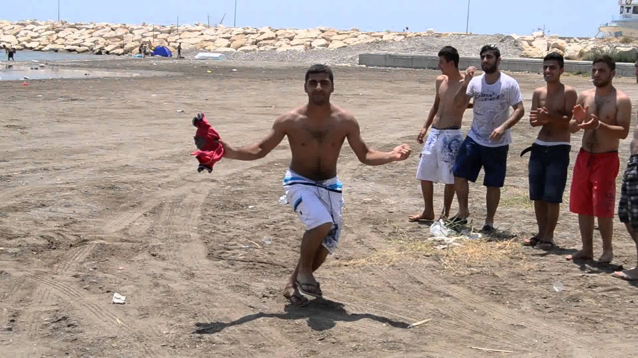 Gürsel Paşa Gençlik Mersin Erdemli Sahilini Boş Görürse Böyle Canlandırır.
