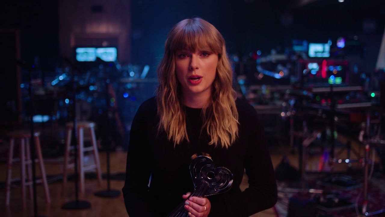 taylor swift ama awards 2018 youtube taylor swift acceptance speech female artist of the year taylor swift ama awards 2018 youtube taylor swift acceptance speech female artist of the year
