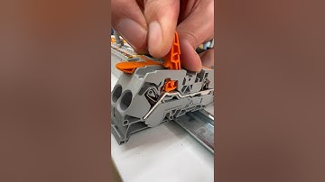 How does a WAGO connector work?