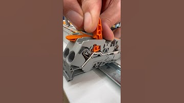 How does a WAGO connector work?