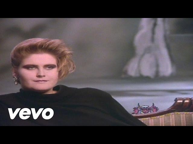 Alison Moyet - The Old Devil Called Love