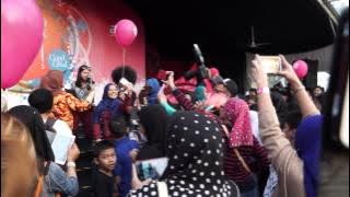 Zero MLM di Astro Fest 2015 Nyanyi Lagu Anak Kampung