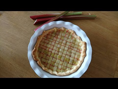 How To Make a Rhubarb And Custard Pie With Rhubarb Lattice Decoration!