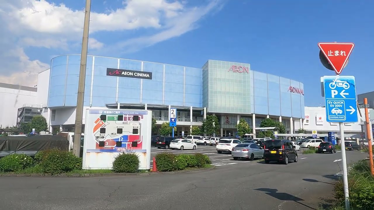 イオンモール武蔵村山・駐車場