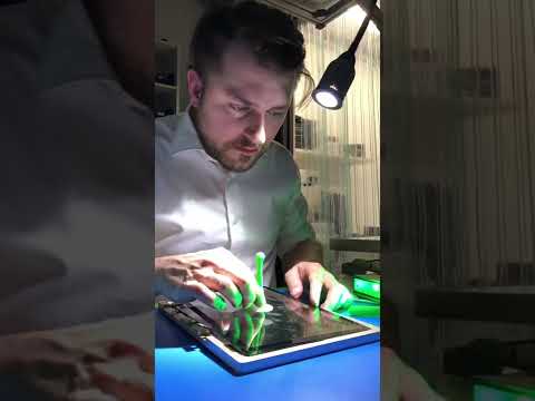 Продавил iPad своими