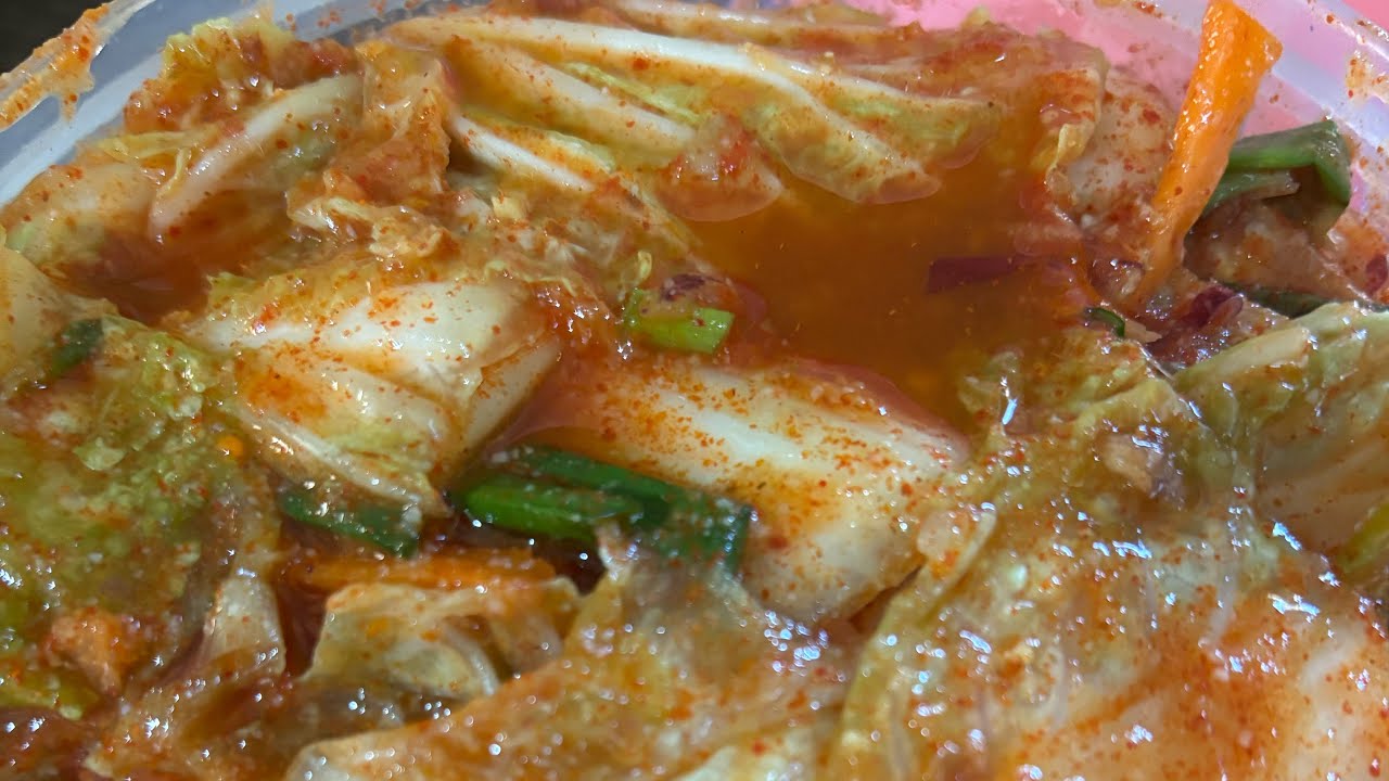 Tried making some kimchi with chinese cabbage(Napa cabbage)