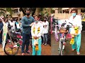 1200 KM साइकिल चला कर Sonu Sood से मिलने आया उनका FAN - सोनू सूद ने दिया सम्मान