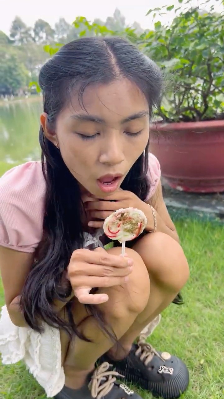 Su Hao film: Hungry girl and dirty lollipop ?