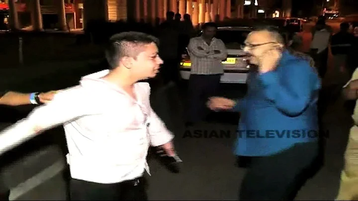 Video: Drunk youth abusing Delhi police at Connaught Place