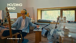Holding Wind, Into The Flow · 10 Minutes of Sound in Motion