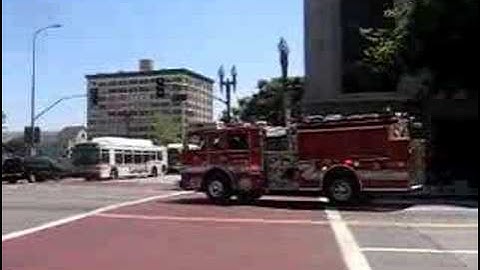 LAFD Engine 3 code 3