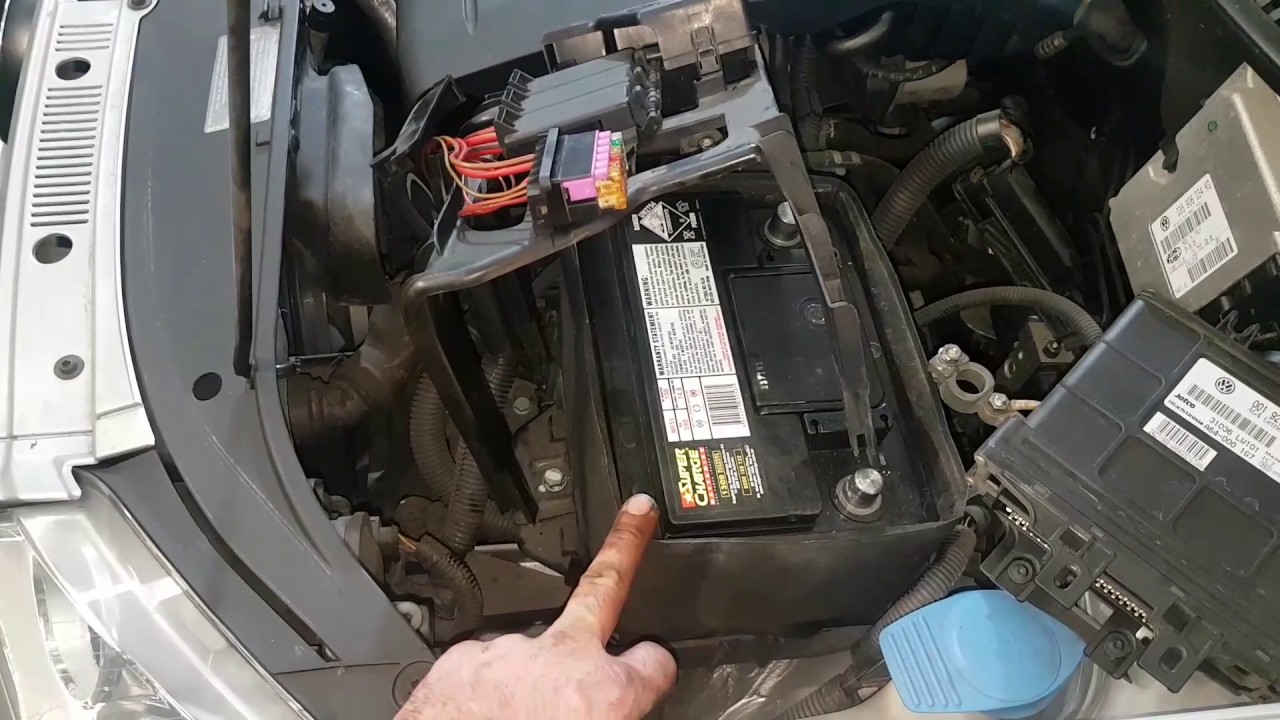VW Polo battery removal battery insulator 2006 Volkswagen ... vw golf fuse box battery 