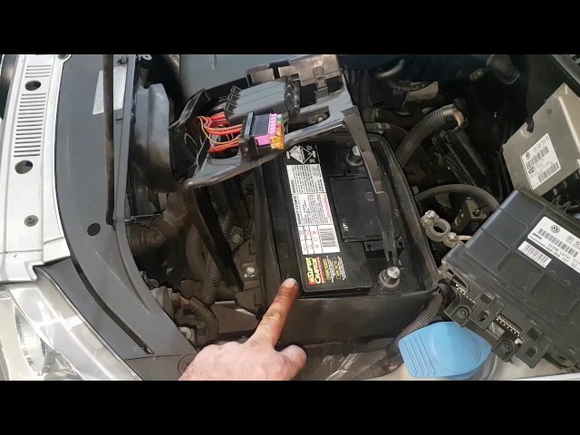 VW Polo battery removal battery insulator 2006 Volkswagen Polo