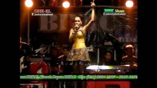 Yusnia Familys - DUA KURSI