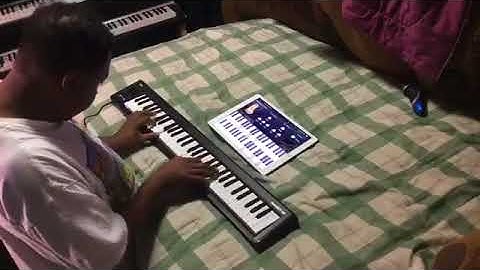 Kris Nicholson‘s unplugged with the Ravenscroft 275 app and Korg microKEY AIR 61 St. Louis Blues