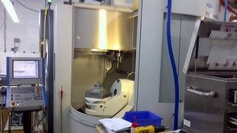 MIKRON VARIO UCP 600 5 AXIS MACHINING CENTER