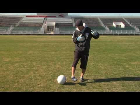 Soccer Moves & Tips : How to Do a Banana Kick in Soccer