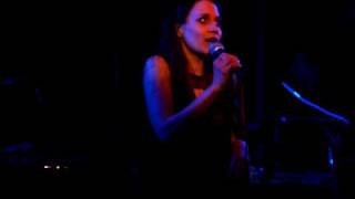 Fiona Apple When I Get Low, I Get High Live 2009 chords