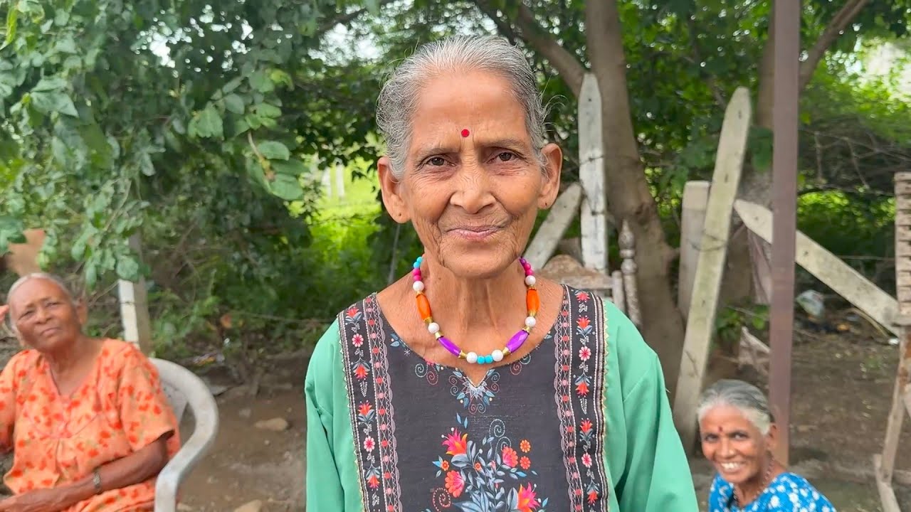 70 वर्षाच्या अनिता आजी करत आहेत त्यांचे स्वप्न पूर्ण