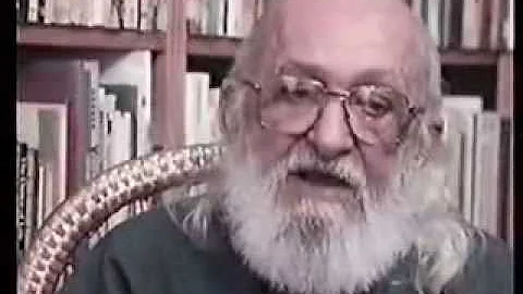 O que o Paulo Freire fala sobre a leitura?