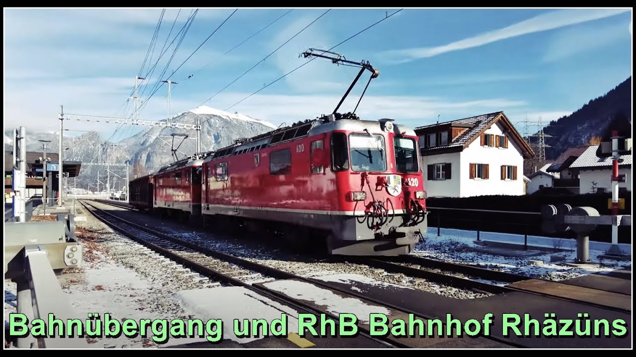 RhB Bahnhof Rhäzüns mit Bahnübergang | Kanton Graubünden | Schweiz 2024 ...