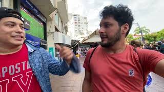 Rondando por la Bahía y el centro recogiendo pedidos de Ceviche de Camarón y rifas