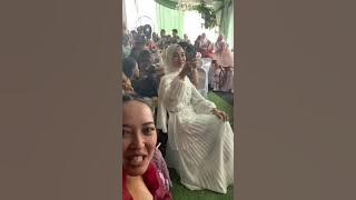 MASYA ALLAH, PUTRI ISNARI & ABDUL AZIS ARE SO SWEET AT THE WEDDING