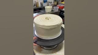 Ice the cake quickly   One dramatic 360º