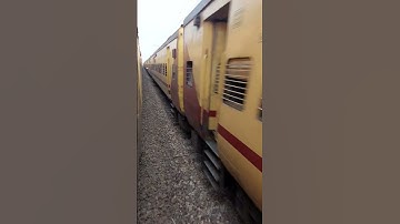 Howrah WAP7 37120 hauled 12311 Kalka Netaji Express crosses 12312 Netaji Express